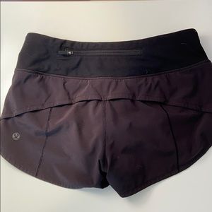 Lulu lemon speed up short ‘2.5 black Size 2